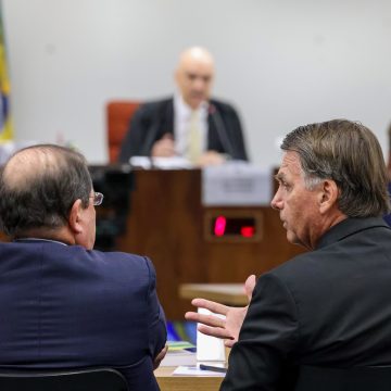 Bolsonaro convida Moraes para compor chapa nas eleições de 2026: ‘Meu vice’
