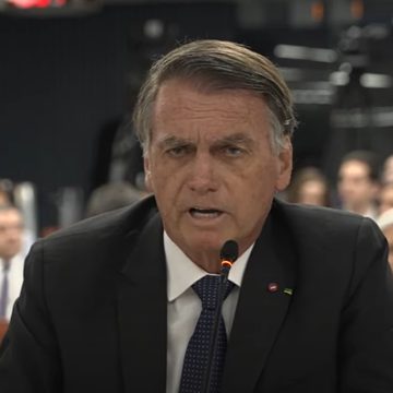 Bolsonaro revela que não passou faixa para Lula por medo de vaia: ‘Não iria me submeter’