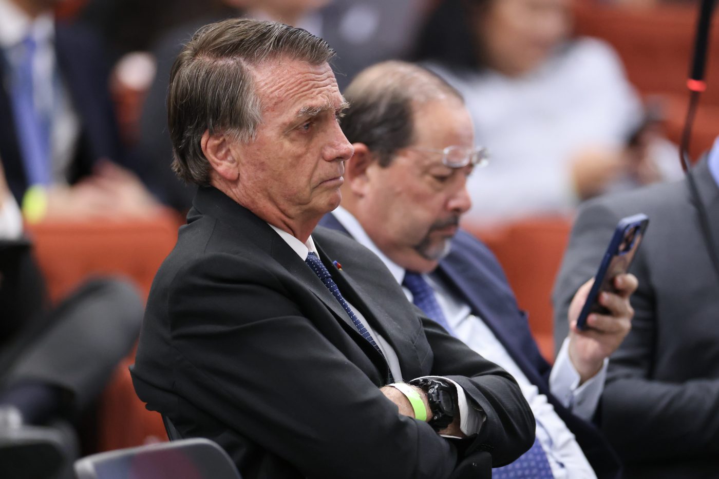 Moraes retira sigilo e revela esquema de espionagem ilegal envolvendo Bolsonaro e Carlos
