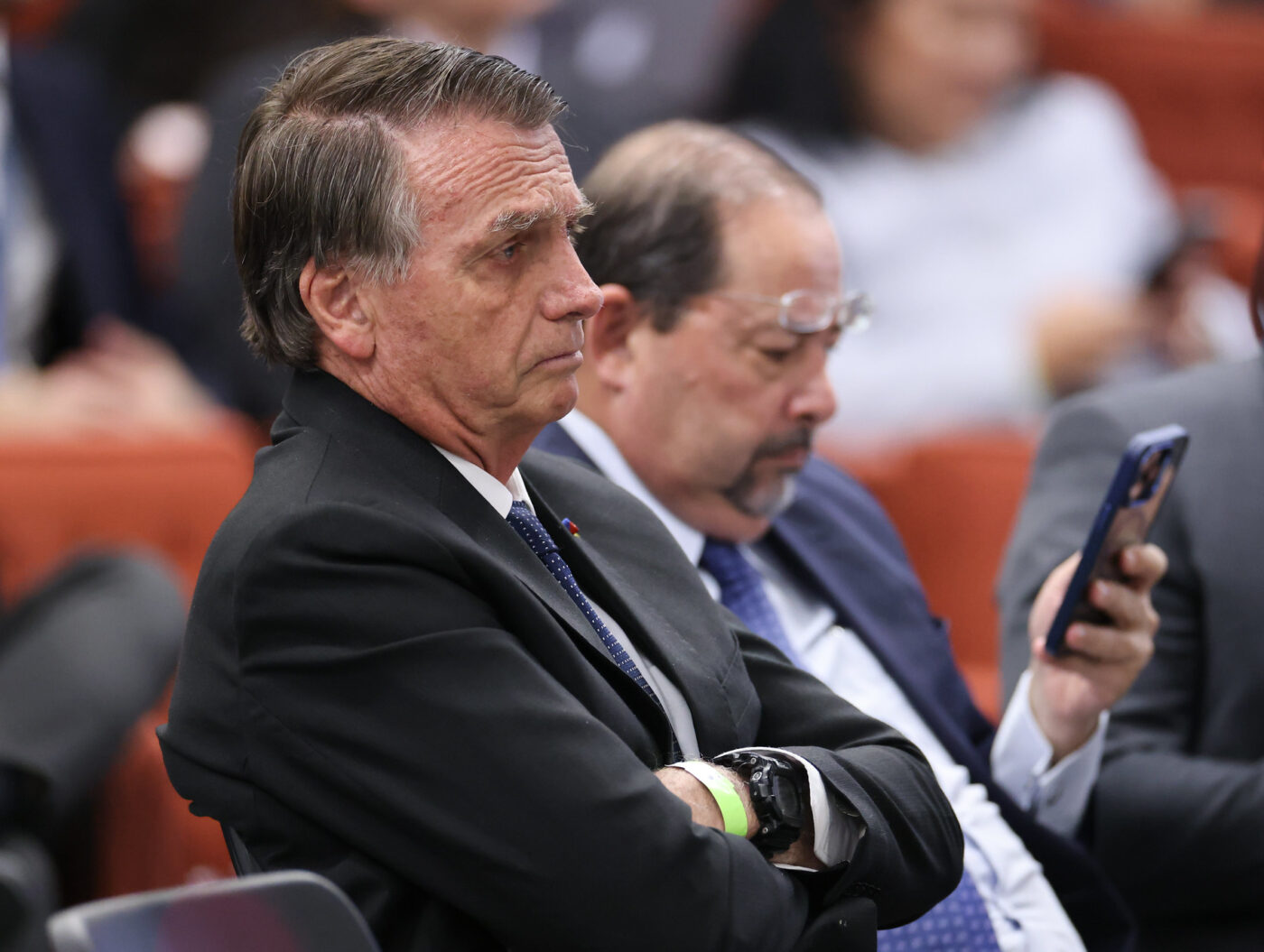 Prisão de Bolsonaro ‘pode acontecer a qualquer momento’, diz líder do PT