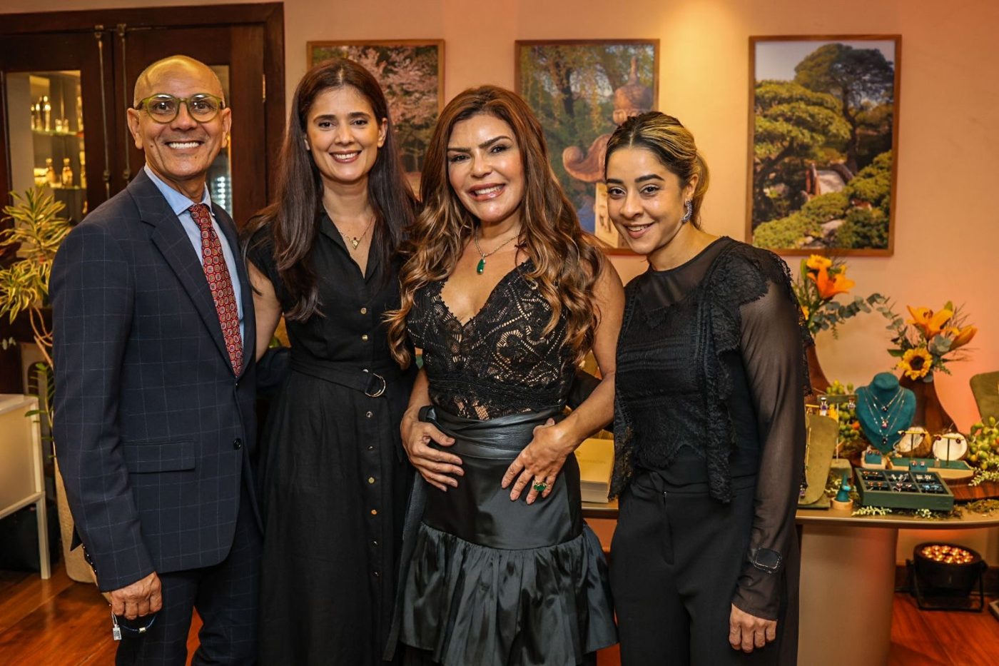 Kelly Svensson e equipe