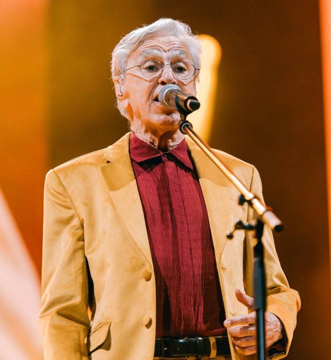 ‘Única canção que eu não recebia aplausos entusiasmados’, diz Caetano Veloso sobre música gospel em turnê