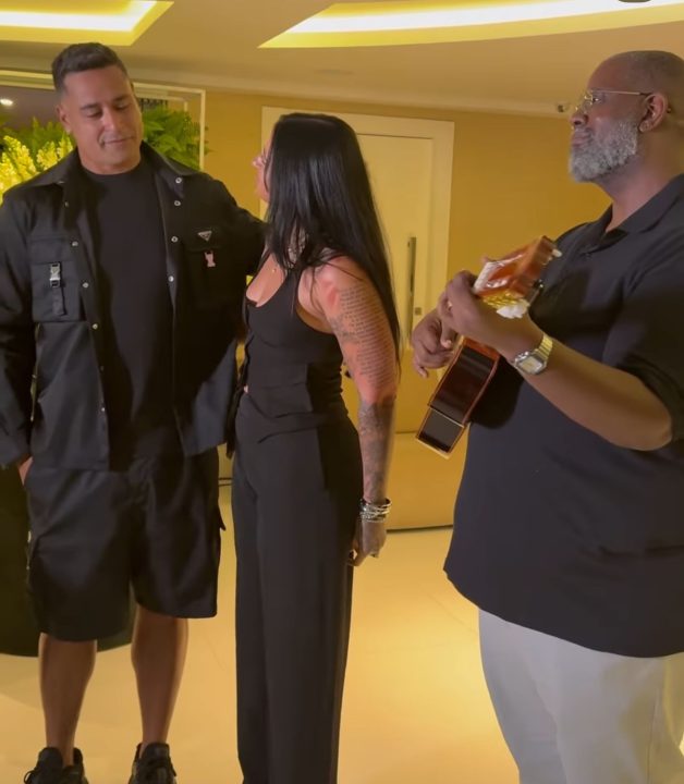 Filha de Xanddy se apresenta ao lado de Péricles em festa de aniversário do pai; veja fotos