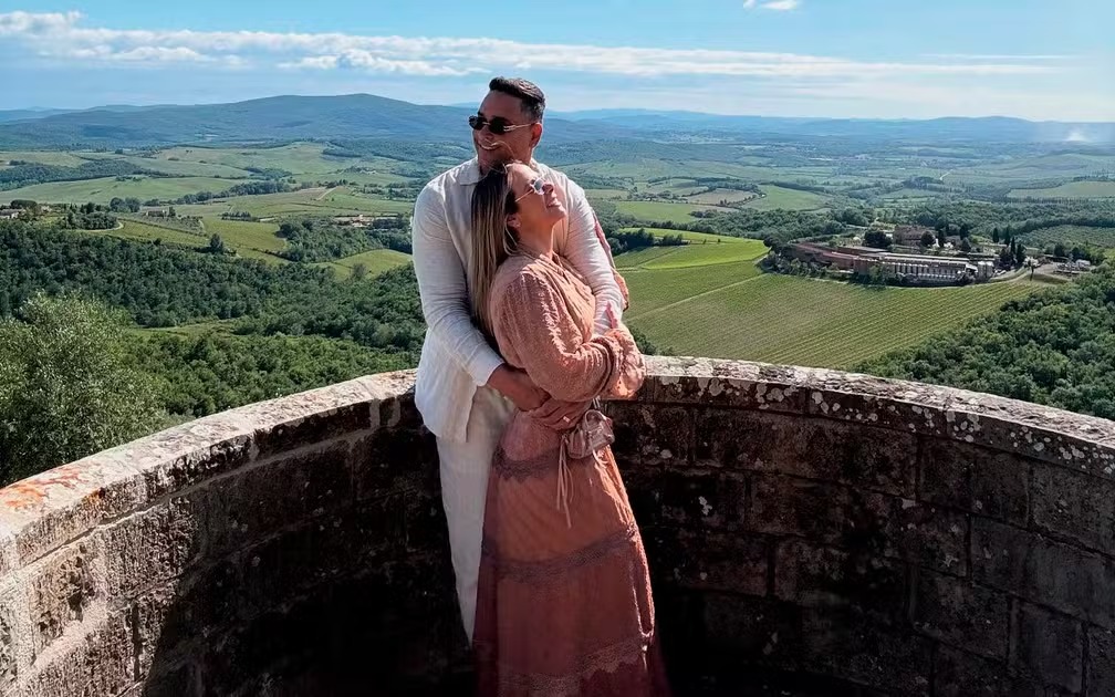 Xanddy fala do casamento de 24 anos com Carla Perez e da saída dos filhos de casa: ‘Voltamos a ser namorados do início da relação’