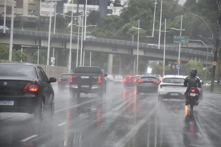 Vai chover mais? Confira previsão para Salvador neste fim de semana