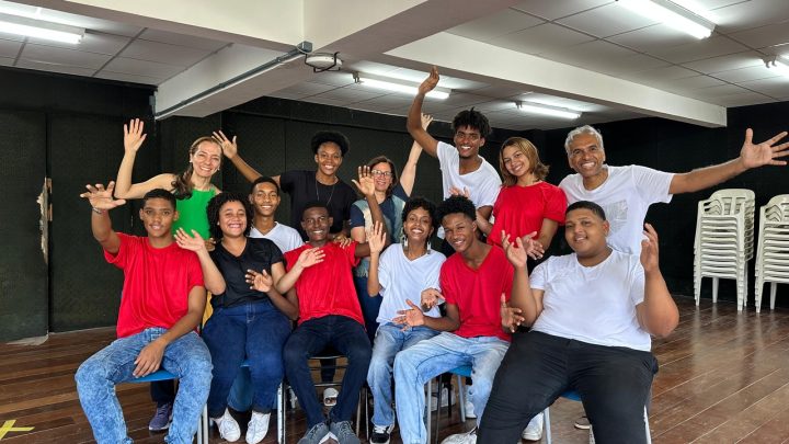 Coral do Colégio Estadual Manoel Novaes apresenta sarau no Teatro Martim Gonçalves