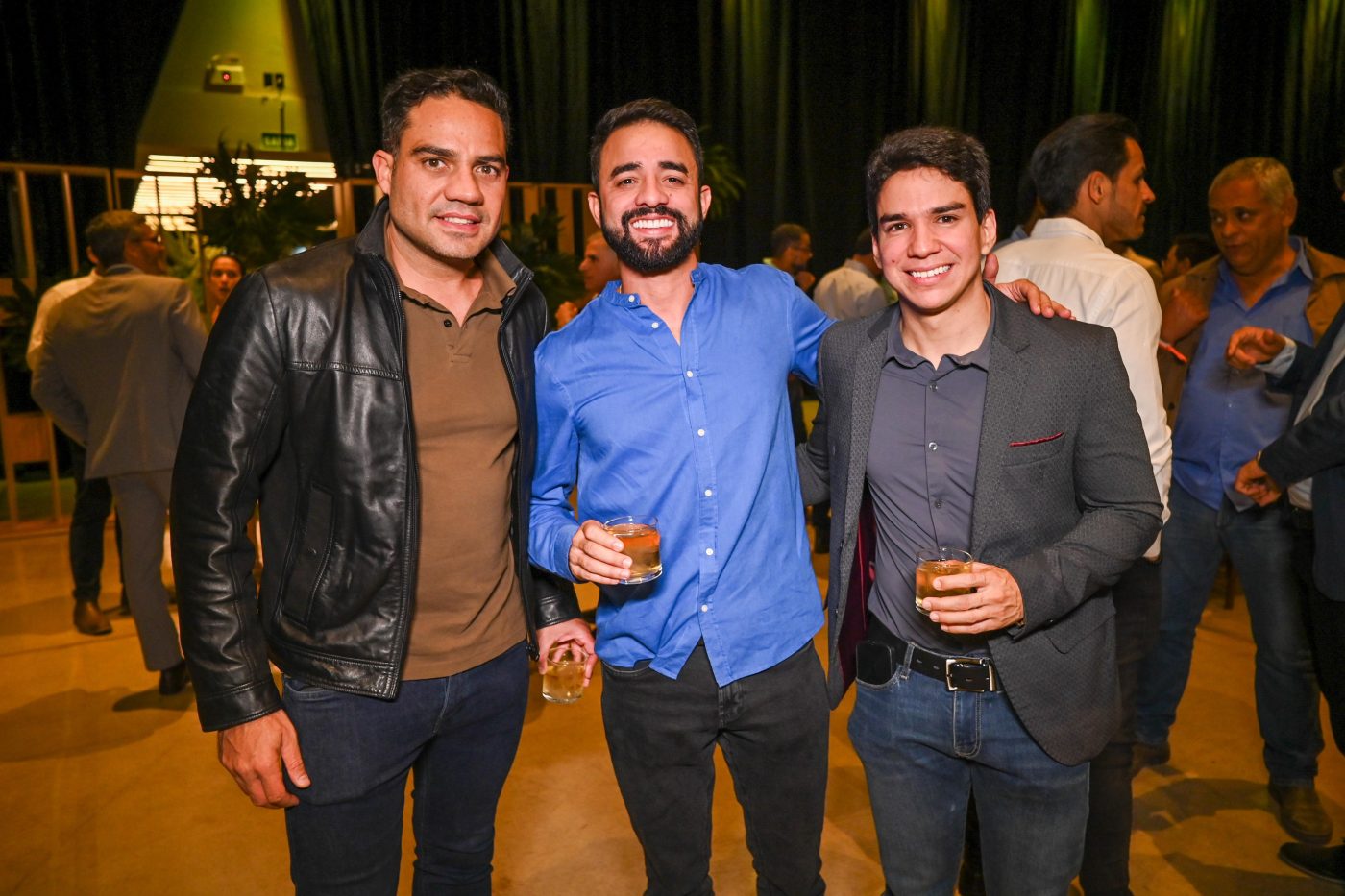 Eduardo Almeida, Sinval Júnior e Caio Lima