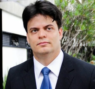 Mãe do advogado Daniel Keller fala pela primeira vez após morte do filho: ‘Que respeitem o nosso momento’