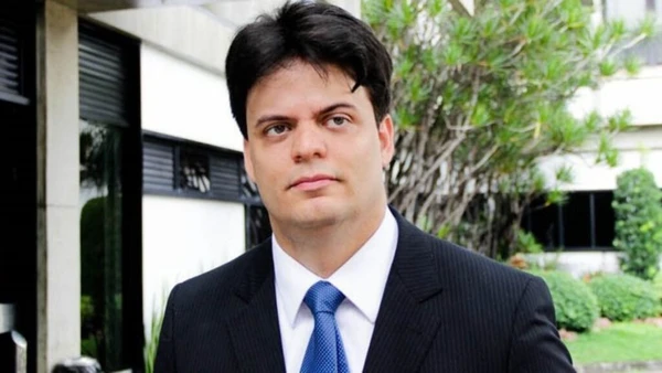 Mãe do advogado Daniel Keller fala pela primeira vez após morte do filho: ‘Que respeitem o nosso momento’