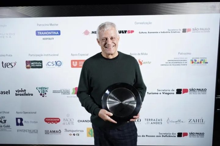 Chef Edinho Engel é homenageado como Personalidade da Gastronomia de 2025
