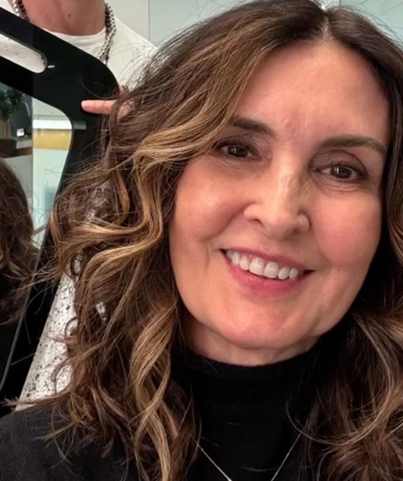 Fátima Bernardes aparece de cara limpa e confessa procedimento: ‘Ajuda na sustentação’