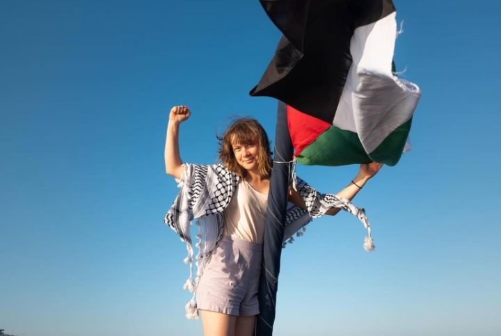 Greta Thunberg é deportada de Israel após tentar levar ajuda a Gaza
