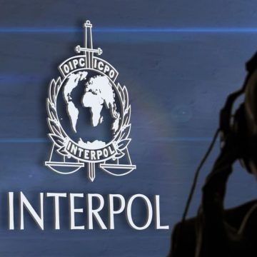 Com Zambelli, Brasil tem sete mulheres na lista de procurados pela Interpol
