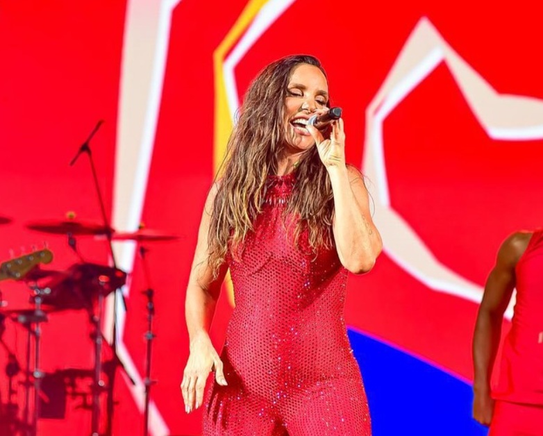 Com Marcelinho na plateia, Ivete Sangalo faz show exclusivo em Praia do Forte