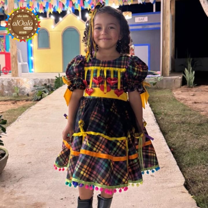 Filha de Lore Improta e Leo Santana, Liz encanta ao dançar quadrilha junina: “Nordestina raiz”; veja vídeo