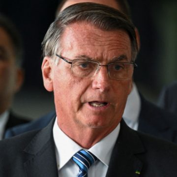 Bolsonaro é internado em Brasília após sofrer mal-estar