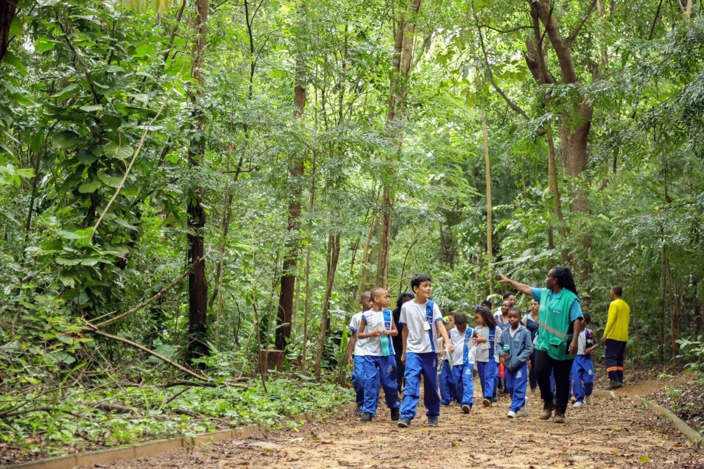 Na Semana do Meio Ambiente, Jardim Botânico de Salvador recebe visita de crianças e programa internacional