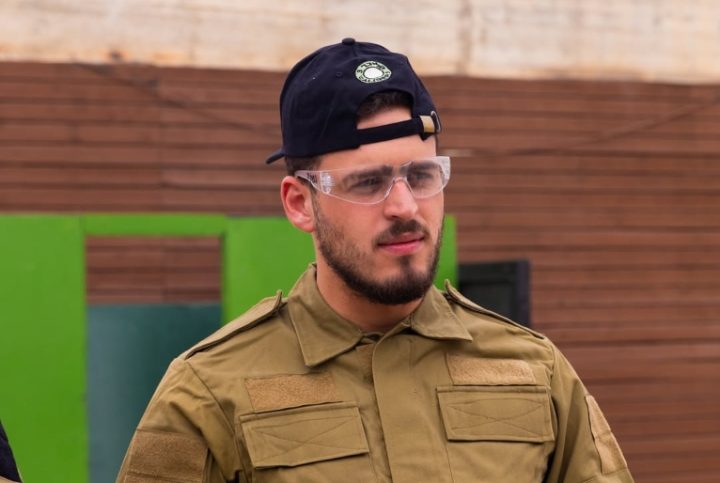Youtuber Jon Vlogs é preso após confusão em boate na Croácia