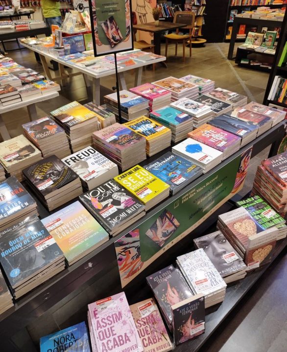 LDM faz 33 anos e celebra com ‘encontrão’ literário em shopping no Corredor da Vitória