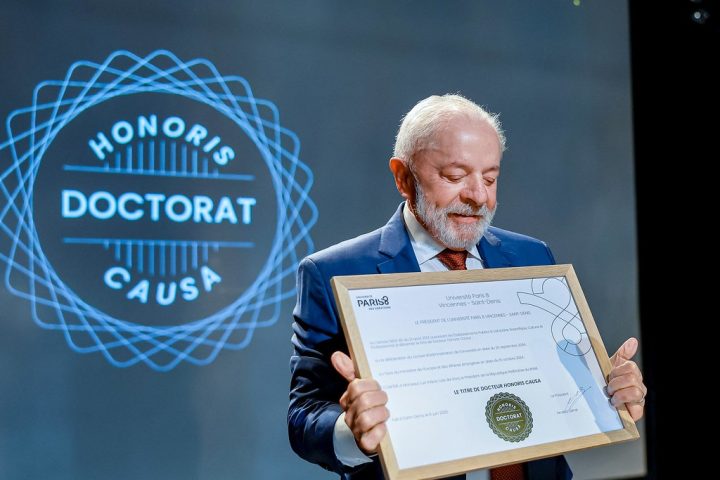 Lula recebe título de Doutor Honoris Causa em universidade na França