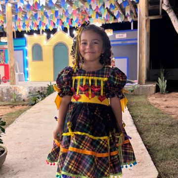 Filha de Lore Improta e Leo Santana, Liz encanta ao dançar quadrilha junina: “Nordestina raiz”; veja vídeo