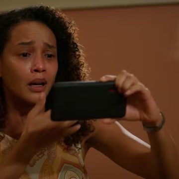 Em Vale Tudo, Raquel descobre sobre roubo e encurrala a filha: ‘Que vergonha, Fátima’