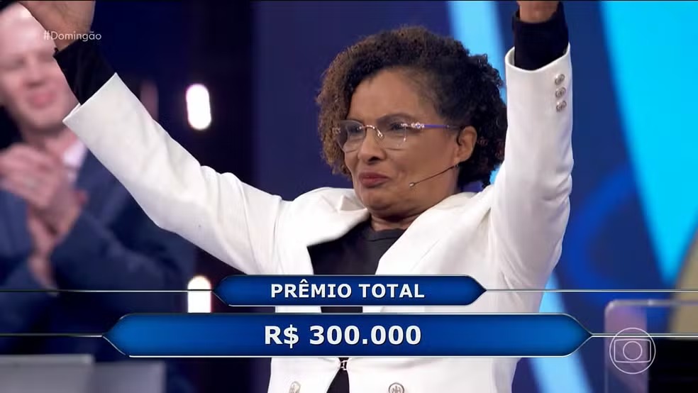 Moradora do Garcia ganha R$ 300 mil durante programa de Luciano Huck