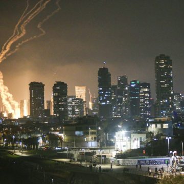 Israel detecta novo ataque com mísseis do Irã e aciona alertas de emergência