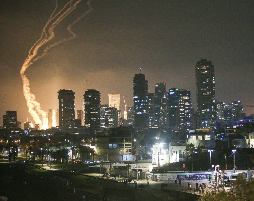 Israel detecta novo ataque com mísseis do Irã e aciona alertas de emergência