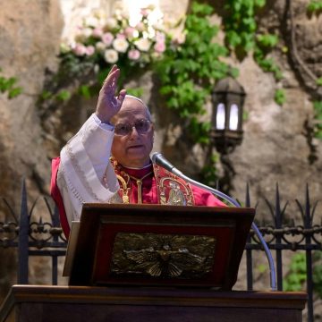 Papa Leão XIV lamenta acidente aéreo na Índia e envia orações às vítimas e familiares
