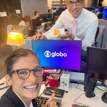 César Tralli e Renata Vasconcellos fazem lanche junino na redação do Jornal Nacional