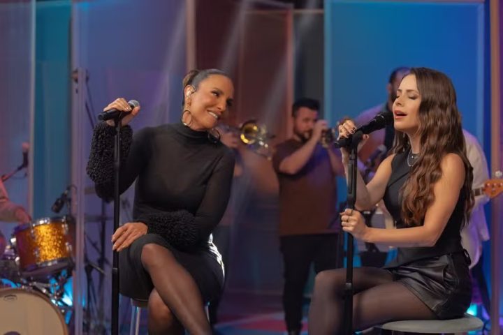 Sandy estreia programa no Multishow com Ivete Sangalo como primeira convidada