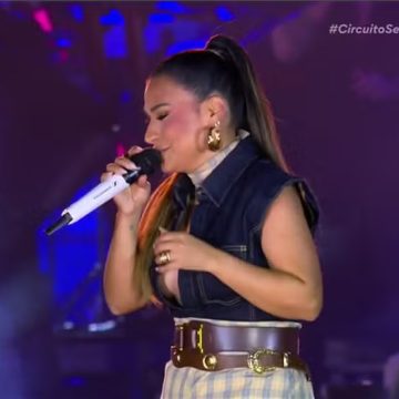 Simone Mendes canta Anitta e hits da sofrência no Circuito Sertanejo