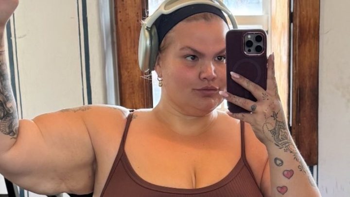 Após eliminar 45kg, Thais Carla volta para academia e desabafa: ‘Bateu medo’
