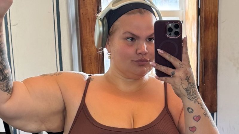 Após eliminar 45kg, Thais Carla volta para academia e desabafa: ‘Bateu medo’