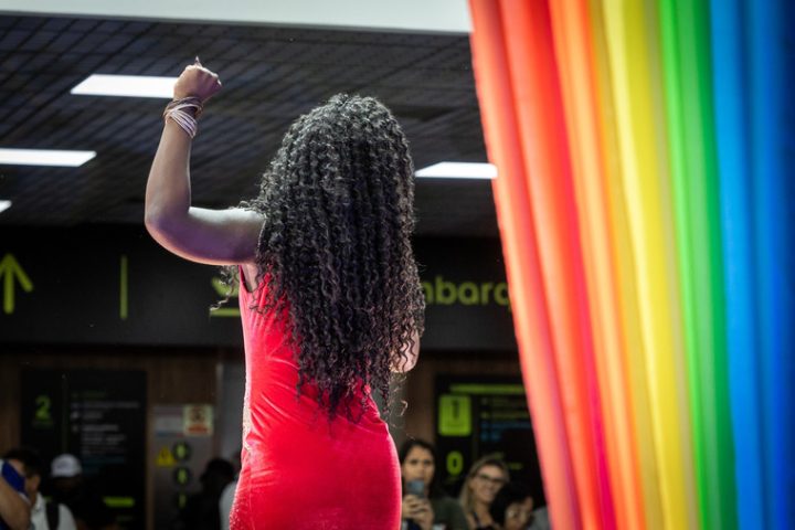 Aeroporto de Salvador promove evento inédito que celebra a arte e a cultura drag