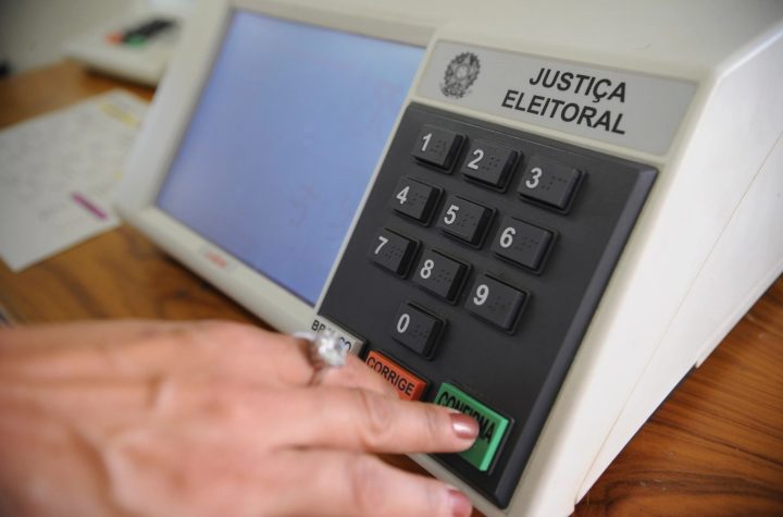 Maioria dos brasileiros é a favor da reeleição, revela pesquisa