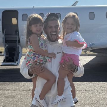 Zé Felipe reencontra as filhas pela primeira vez após separação de Virginia