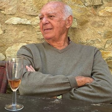 Vivendo na Bahia há 50 anos, Dimitri Ganzelevitch lança coletânea de crônicas ‘Minha Vida de Jasmim’