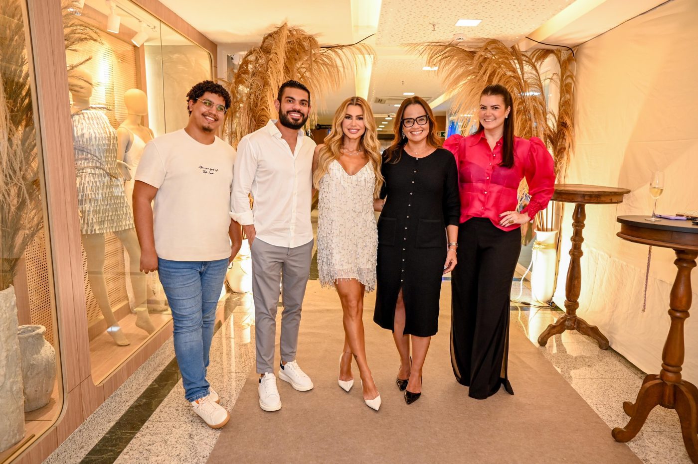 Davi Correia, André Holanda, Janaina Santucci, Ihonnara Damasceno e Carla Gonçalves