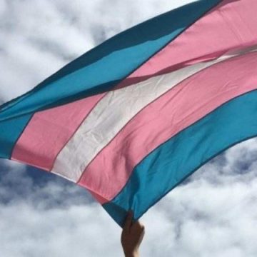 Comitê Olímpico dos EUA proíbe mulheres trans em competições femininas