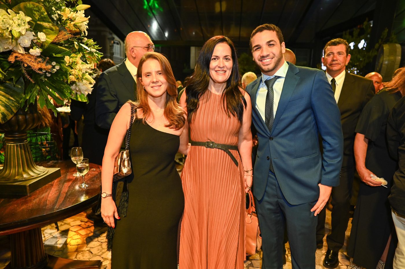 Larissa Argollo, Tatiana Matos e Pedro Soares