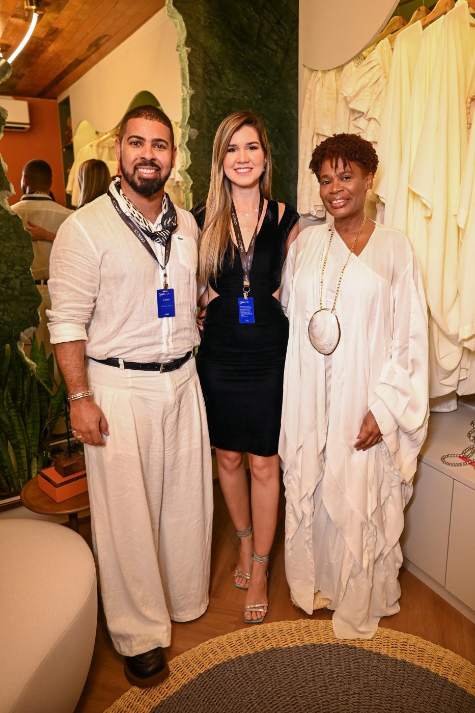 Augusto Senna, Lorena Damásio e Mônica Anjos