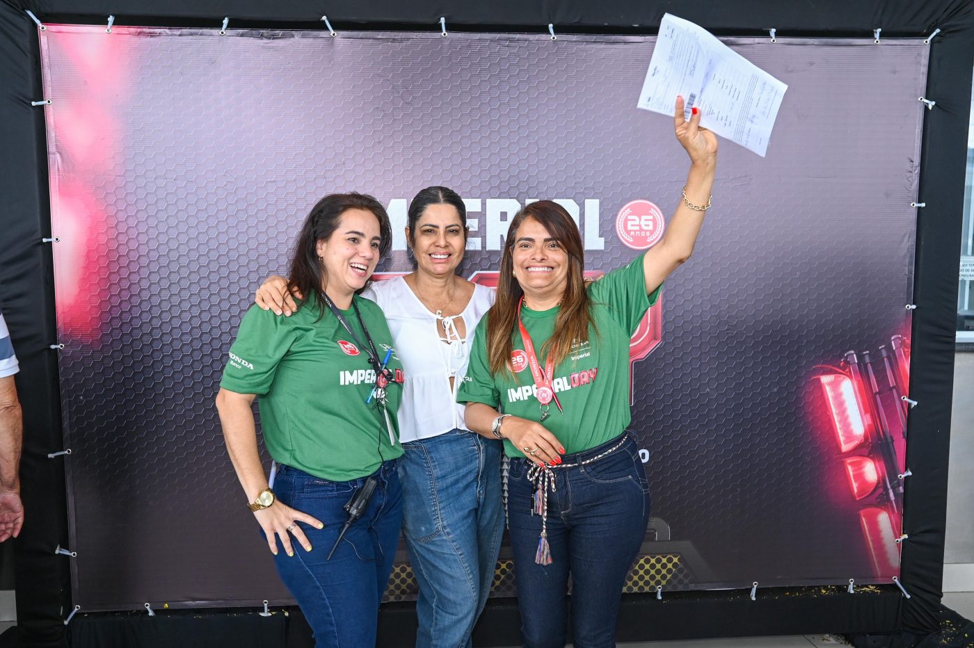 Tais Silva Mendes, Carla Freire e Claudia Barreto