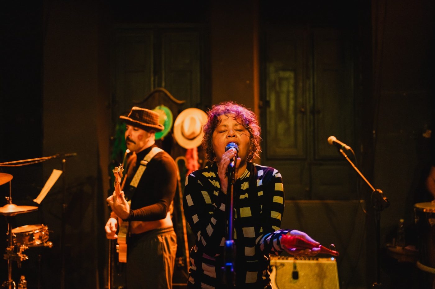 Sandra Simões leva tributo especial a Rita Lee para a Casa da Mãe