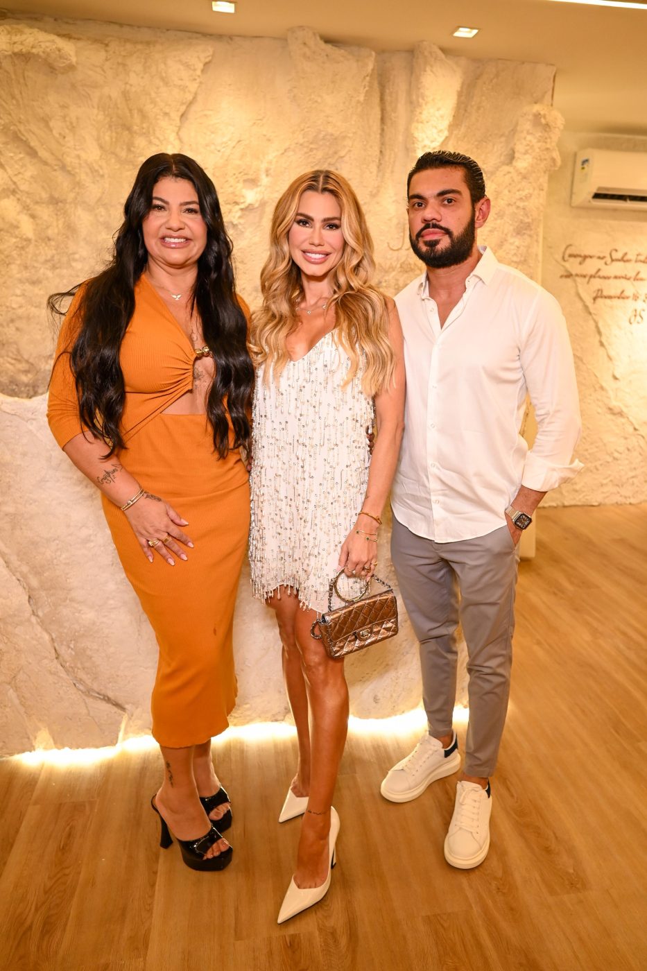 Roberta Santucci, Janaina Santucci e André Holanda