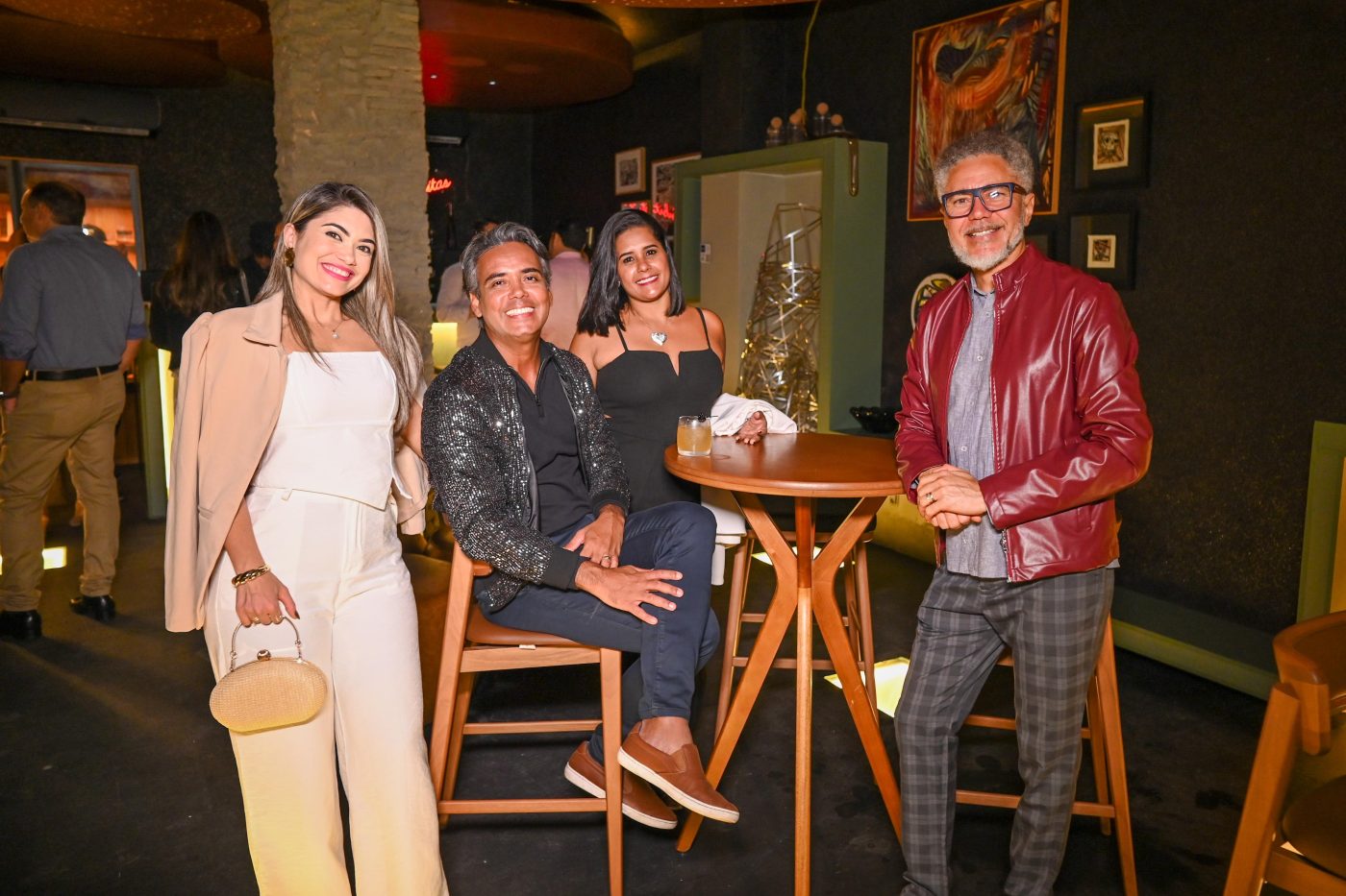 Erica Queiroz, Júnior Queiroz, Jessica Queiroz e Leonel Reis