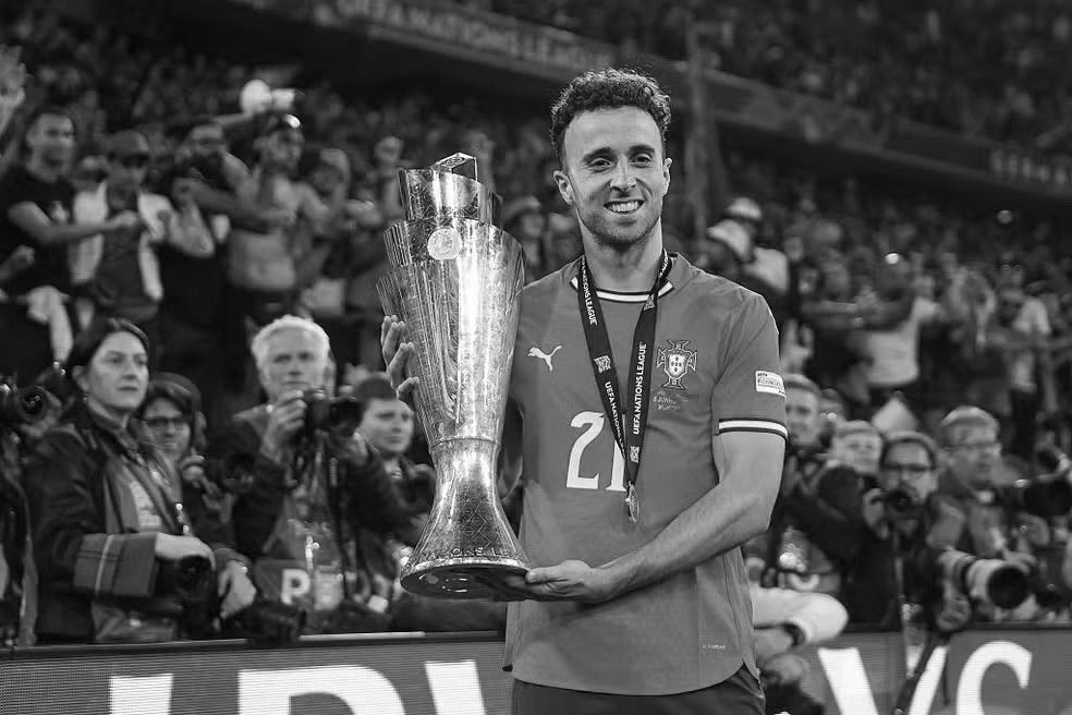 Morre Diogo Jota, atacante do Liverpool e da seleção portuguesa, em acidente com o irmão na Espanha
