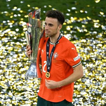 Portugal se despede de Diogo Jota e do irmão André nesta sexta-feira (4) após trágico acidente na Espanha