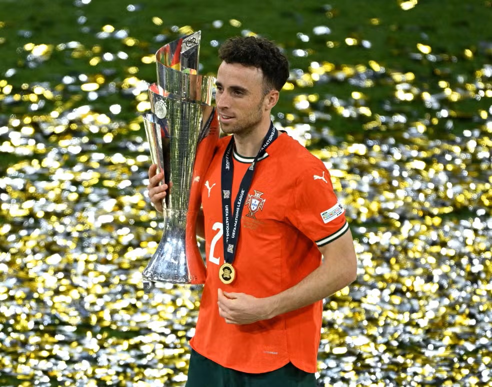 Portugal se despede de Diogo Jota e do irmão André nesta sexta-feira (4) após trágico acidente na Espanha